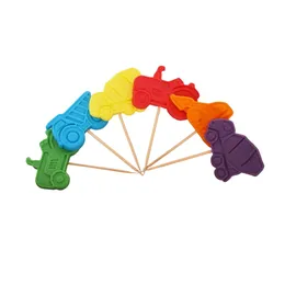 קישוט בצק סוכר- טרקטורים על קיסם