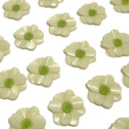 קישוט שוקולד פרח לבן- 10 יח